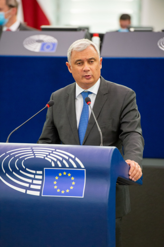 Pedro Silva Pereira pede a Lagarde mudança de rumo na política monetária